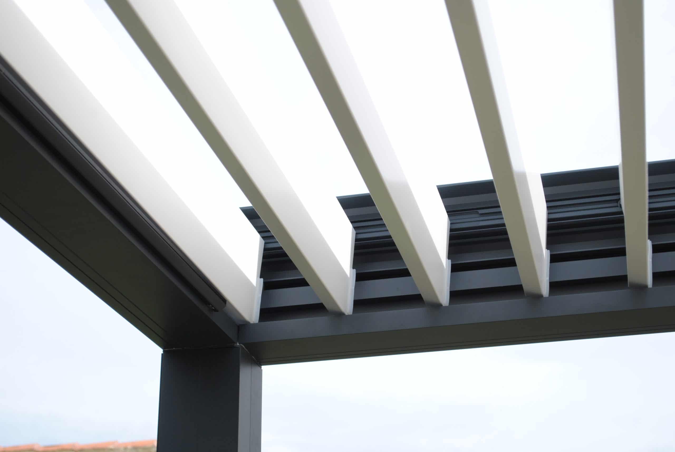 Avantages Pergola : lames-pergola-bioclimatique