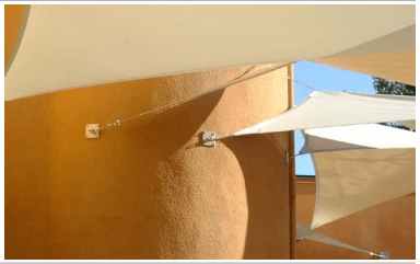 abris-solaires-fixation-carré-mural-voile-ombrage