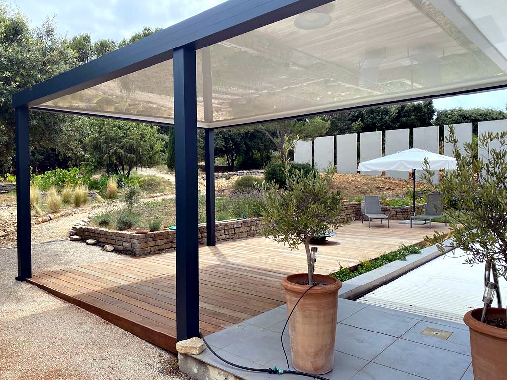 Pergola à toit fixe