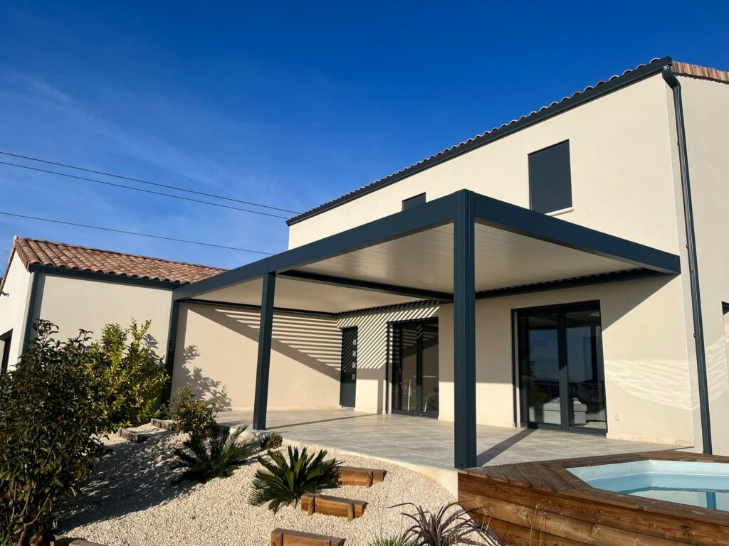 Pergola bioclimatique à Montpellier