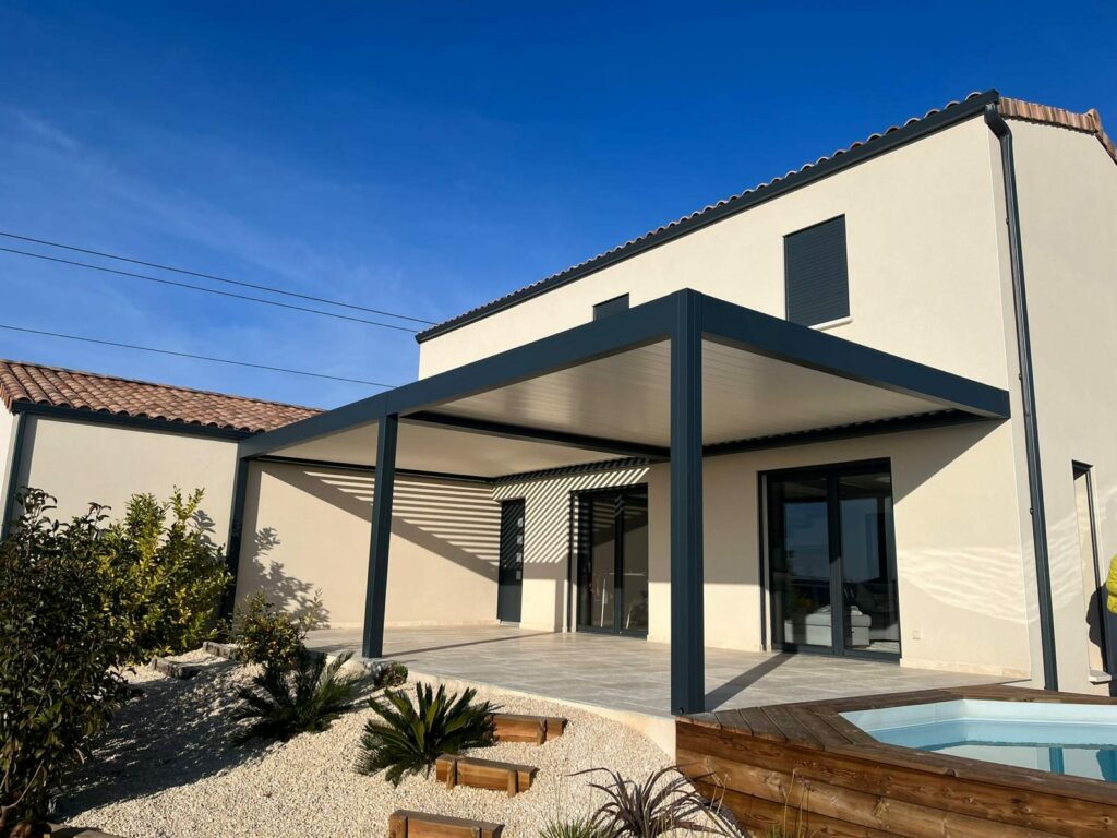Pergola bioclimatique à Montpellier
