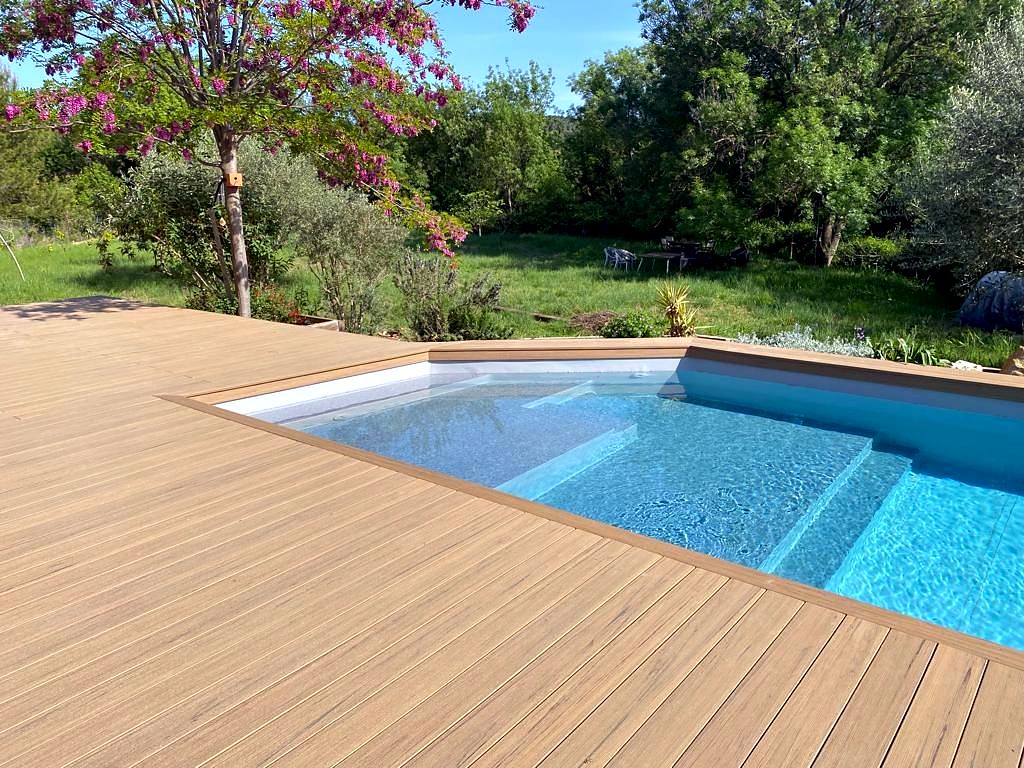 Terrasse en bois composite à Montpellier