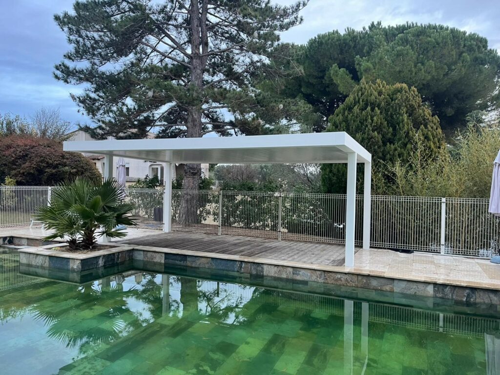 Pergola à toit fixe