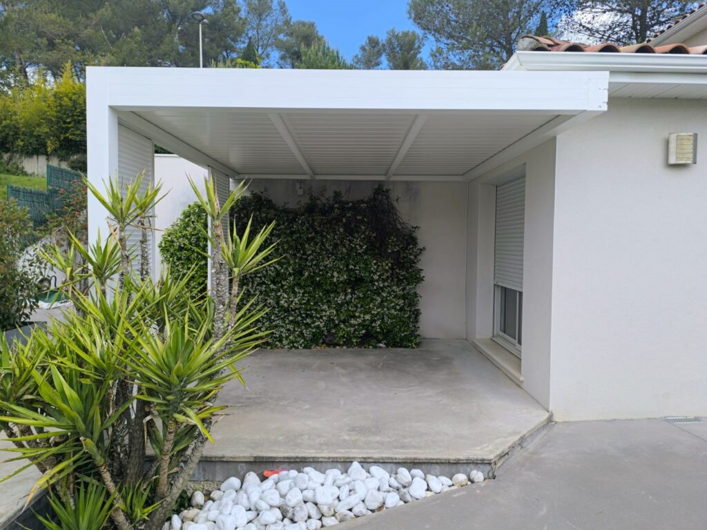 Pergola à toit fixe
