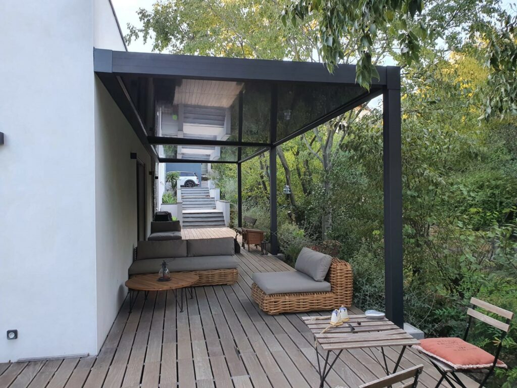 Pergola à toit fixe