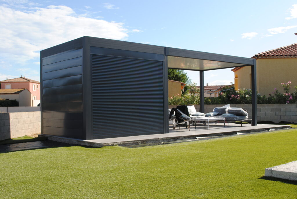 Pool house